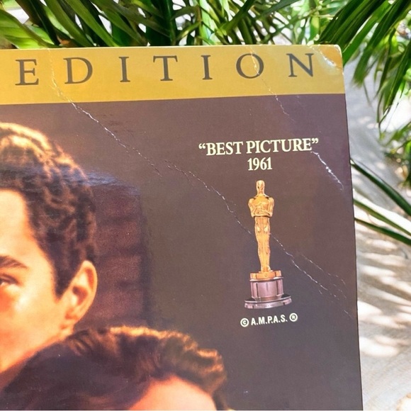 VINTAGE 1991 West Side Story LaserDisc - Deluxe Letter-Box Edition - 2-Disc Set - Picture 10 of 12